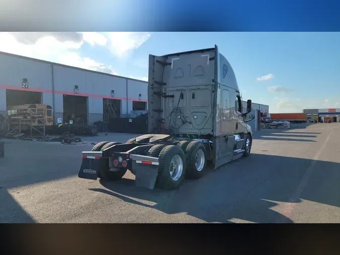 2024 Freightliner Cascadia 126