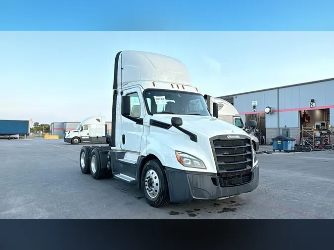 2020 Freightliner Cascadia 126dbc04f870b6c894d45a3db29556c8e00