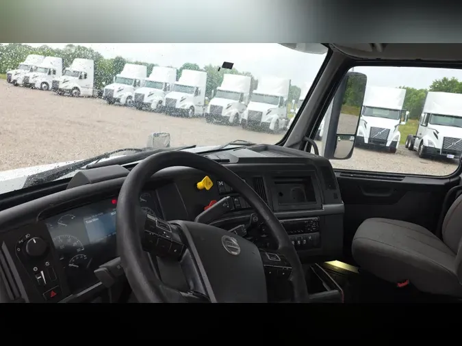 2020 Volvo VNL300dbc05ded11e4e7543413e662c14ae5d1