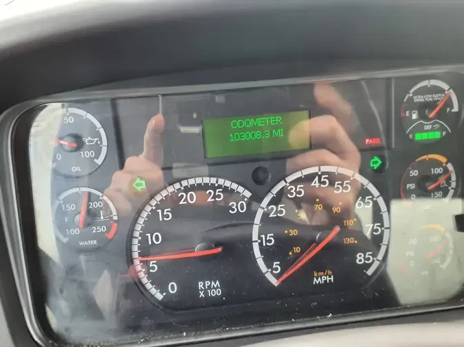 2016 FREIGHTLINER/MERCEDES M2 106