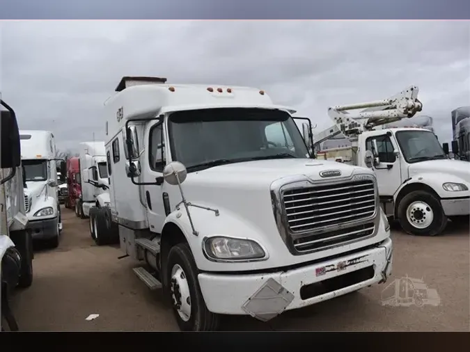 2005 FREIGHTLINER BUSINESS CLASS M2 112