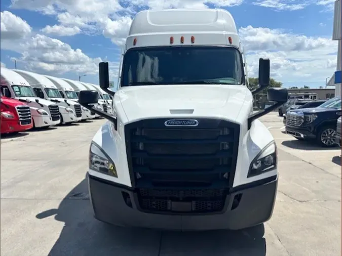 2022 Freightliner Cascadia 126