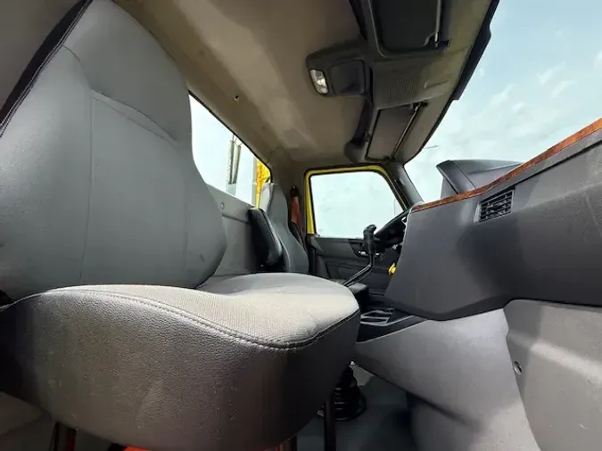 2018 INTERNATIONAL RH613