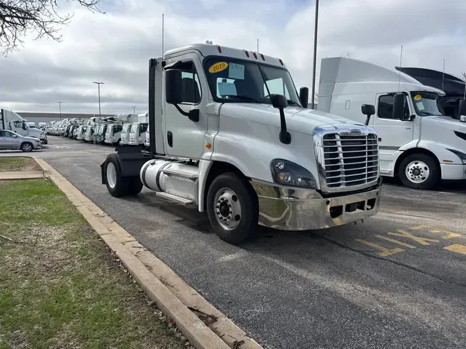 2019 FREIGHTLINER/MERCEDES CASCADIA 125