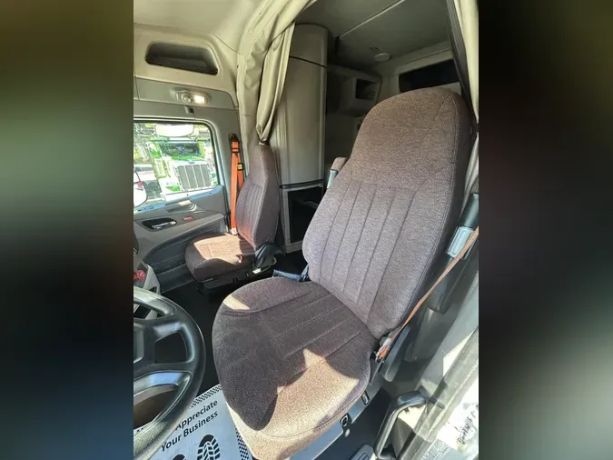 2022 Peterbilt 579