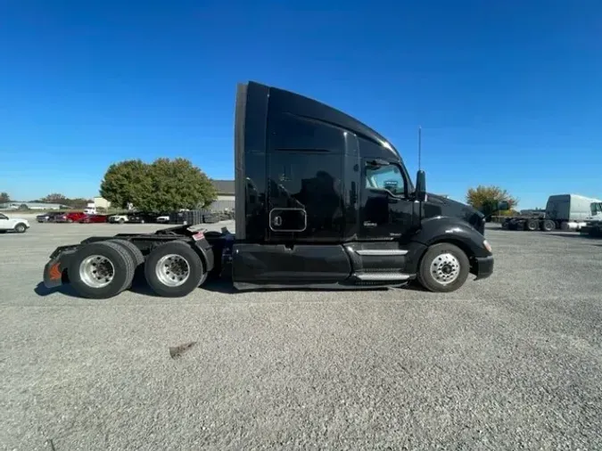 2021 KENWORTH T680