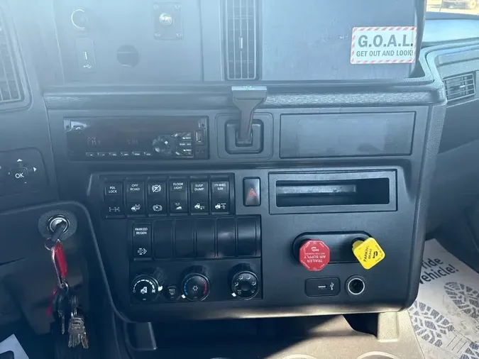 2019 NAVISTAR INTERNATIONAL LT625 DAYCAB T/Adbce8217a34ea6fa2f36a61ff936f78c