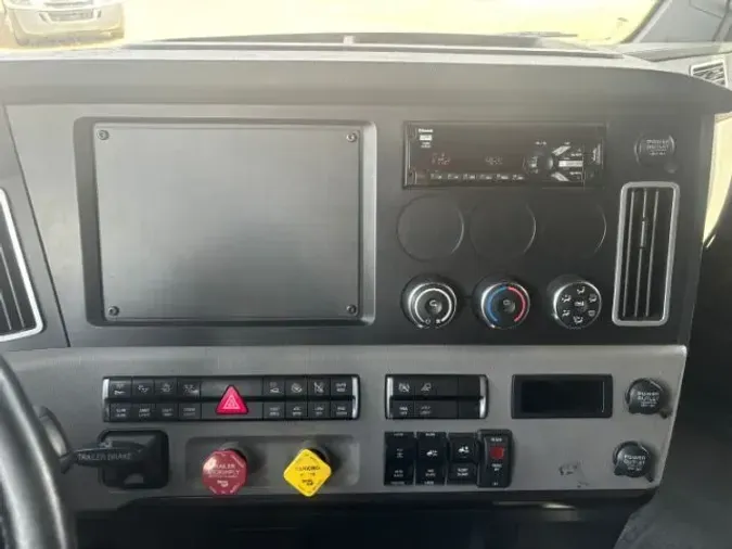 2020 Freightliner Cascadia 126