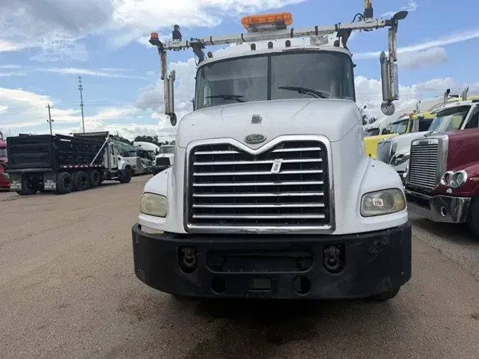 2005 MACK VISION CXN613dbd3761f68c344cee8d0274bf8c82589