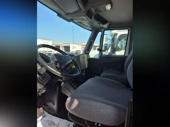 2017 NAVISTAR INTERNATIONAL 4300
