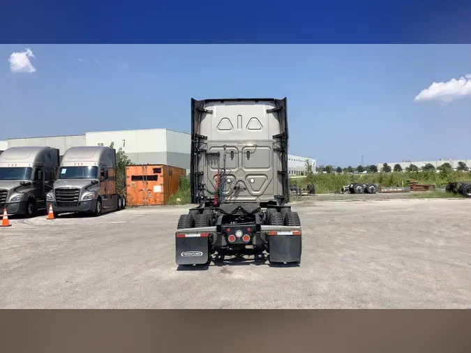 2024 Freightliner Cascadia 126