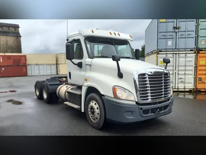 2017 FREIGHTLINER/MERCEDES CASCADIA 125dbd974cb4e3ff3aa8096550e655cb948