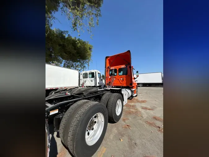 2018 FREIGHTLINER CASCADIA 125