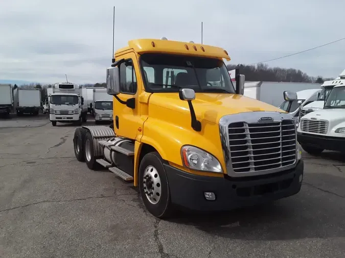 2019 FREIGHTLINER/MERCEDES CASCADIA 125