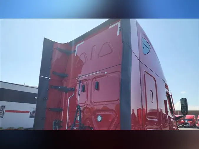 2022 FREIGHTLINER CA126