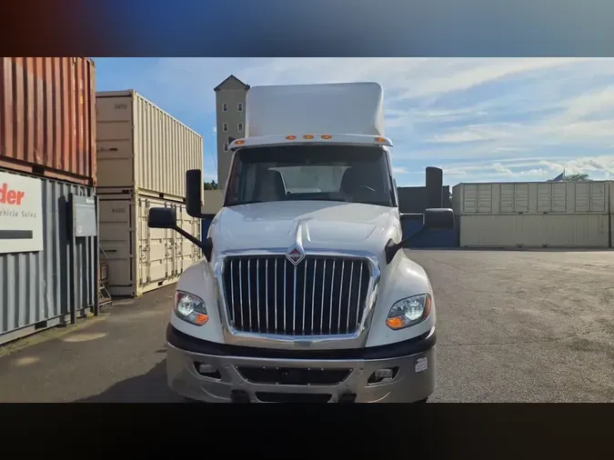 2019 NAVISTAR INTERNATIONAL LT625 DAYCAB T/A