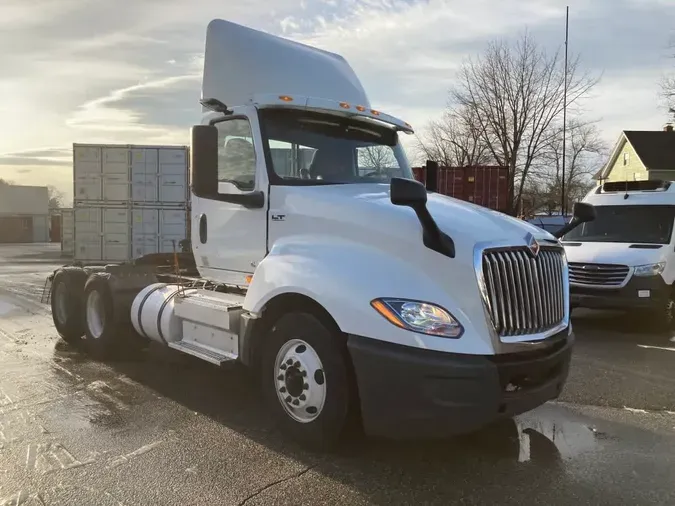 2019 NAVISTAR INTERNATIONAL LT625 DAYCAB T/A