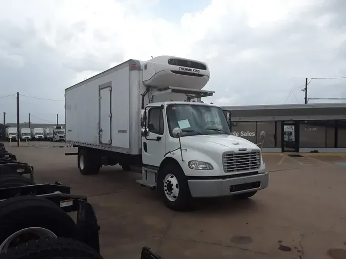 2017 FREIGHTLINER M2 106