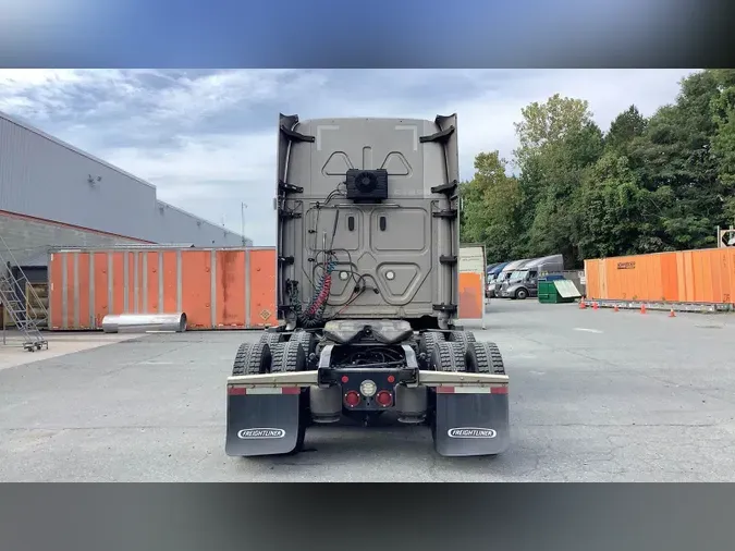 2021 Freightliner Cascadia 126