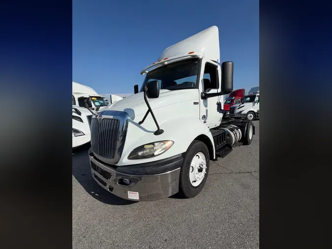 2019 NAVISTAR INTERNATIONAL RH613 DAYCAB S/Adbebad4d84e3e40430579359b1621fe3