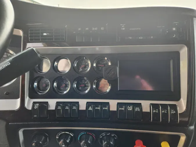 2021 Kenworth W900L