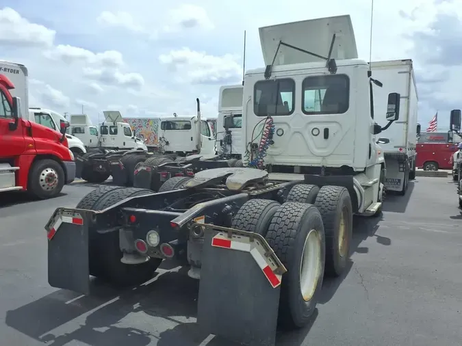 2019 FREIGHTLINER CASCADIA 125