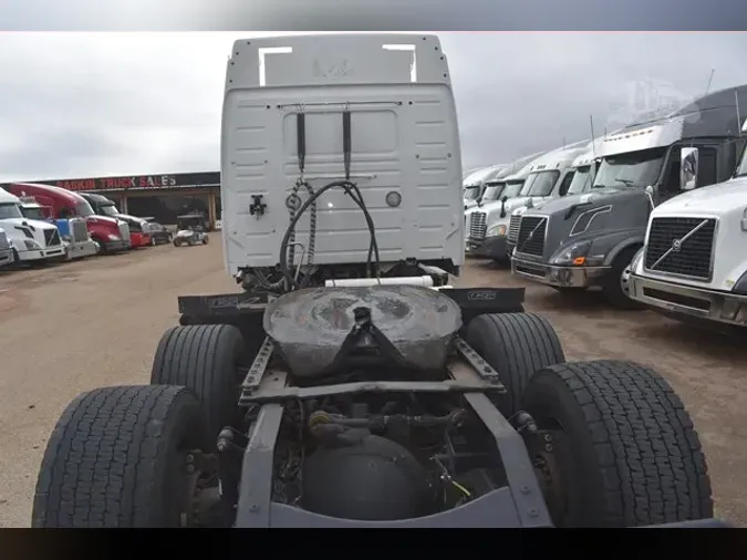 2020 VOLVO VNR62T640