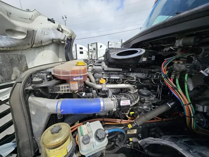 2021 FREIGHTLINER CASCADIA CA126