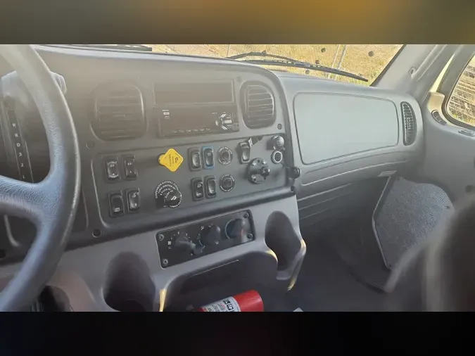 2019 FREIGHTLINER/MERCEDES M2 106