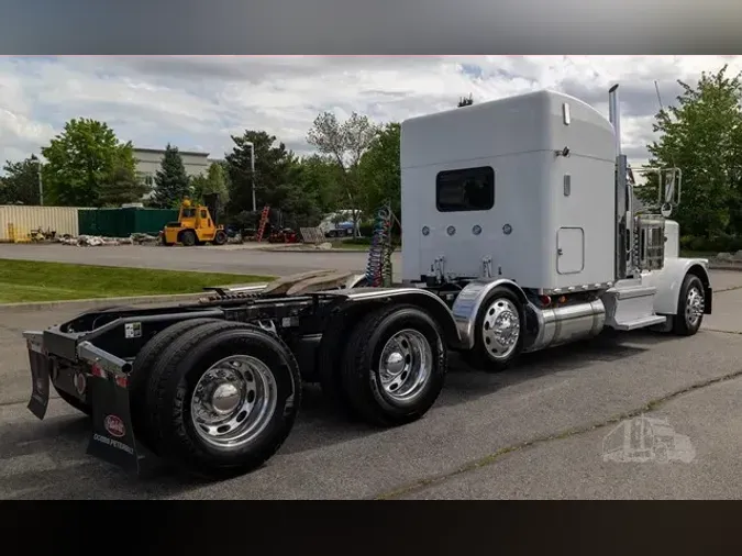 2023 PETERBILT 389