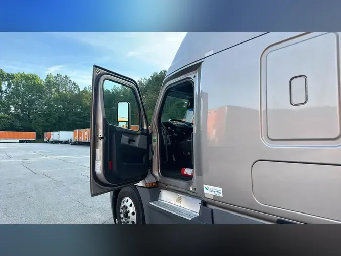 2021 Freightliner Cascadia