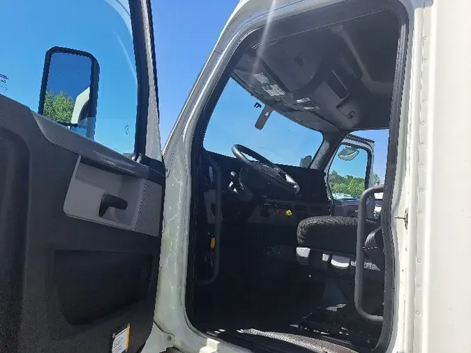 2019 Freightliner T12664ST