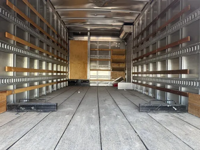 2018 Hino 195
