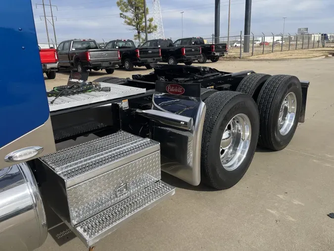 2024 Peterbilt 389dbfe4091a43cbc9a2f6f4b09a2153960