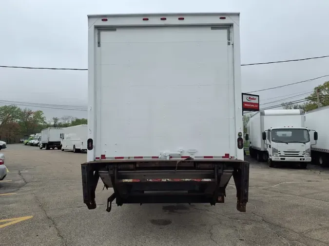 2018 FREIGHTLINER M2 106