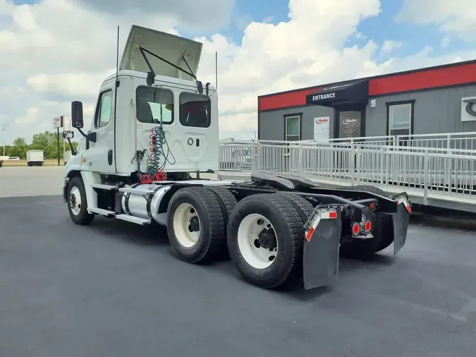 2020 FREIGHTLINER/MERCEDES CASCADIA 125dc0216b64192bf44627853c87a68ce4a