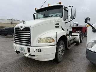 2004 MACK VISION CX613