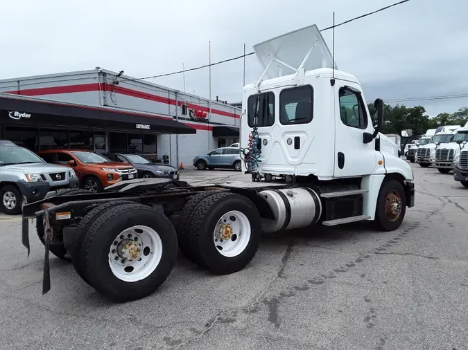 2016 FREIGHTLINER/MERCEDES CASCADIA 125