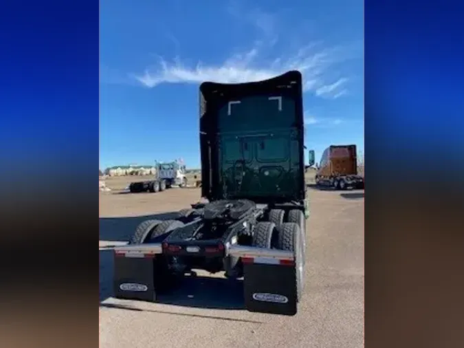 2025 Freightliner New Cascadia