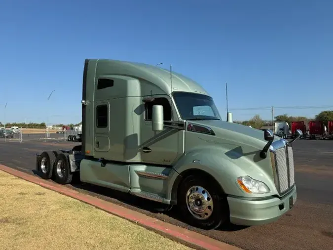 2021 KENWORTH T680dc0d1fe9d130de26a931fad2b4f81a2c