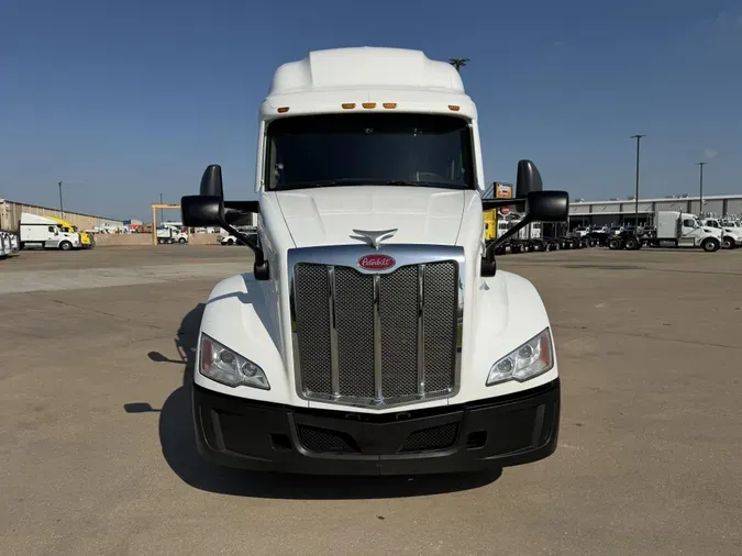 2022 Peterbilt 579dc0e0eb7c3674b02be053f528d98f9d7