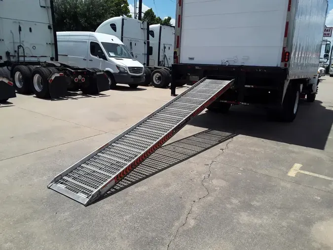 2019 NAVISTAR INTERNATIONAL 4300