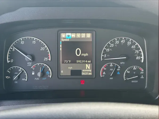 2021 Freightliner Cascadia 126dc157c795f0ac2adcca99ddf7a105127