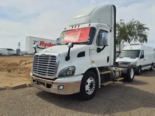 2017 FREIGHTLINER/MERCEDES CASCADIA 113