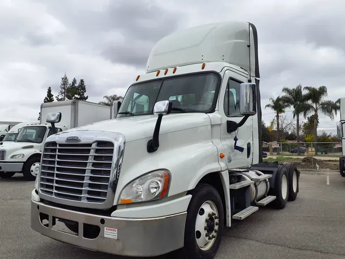 2017 FREIGHTLINER/MERCEDES CASCADIA 125