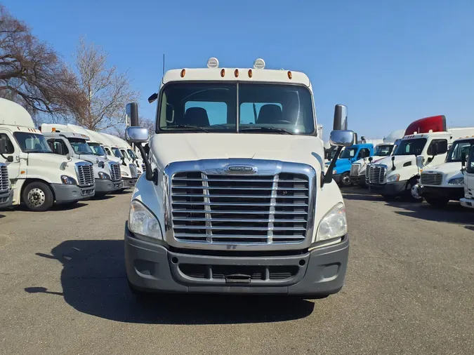 2019 FREIGHTLINER/MERCEDES CASCADIA 113