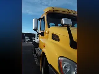 2017 FREIGHTLINER/MERCEDES CASCADIA 113