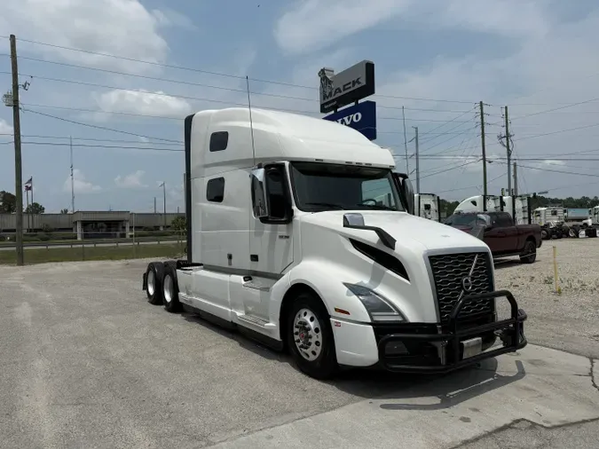 2019 Volvo VNL64T760