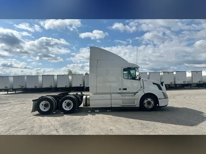 2016 Volvo VNL 740