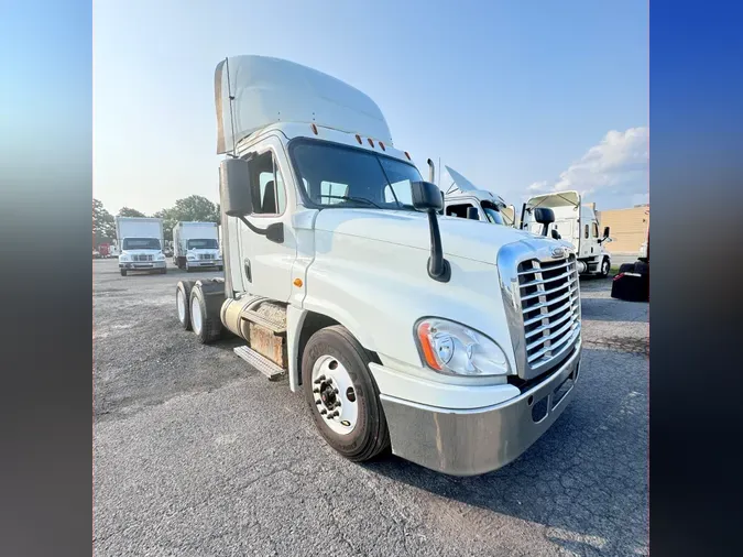 2017 FREIGHTLINER/MERCEDES CASCADIA 125